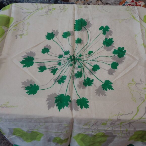 Vera Neumann Green Floral Leaves Woman's Silk Scarf - Picture 1 of 3